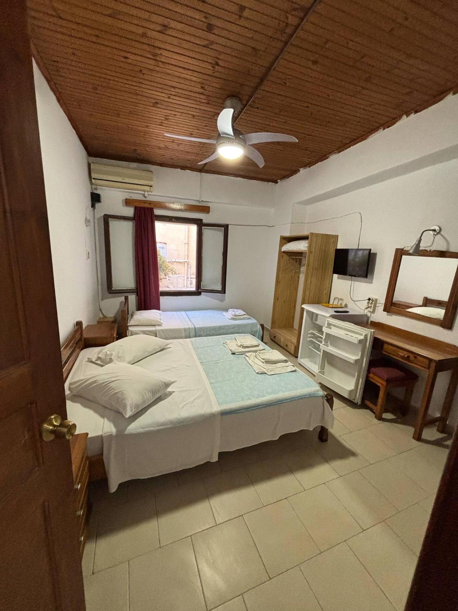Stelios Rooms To Rent ハニア エクステリア 写真